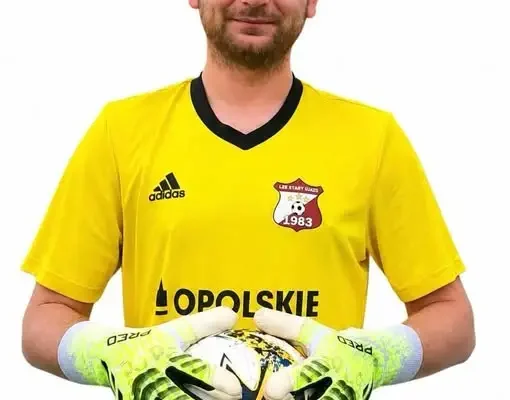Adrian Bąbol nowym bramkarzem w Ujejscu