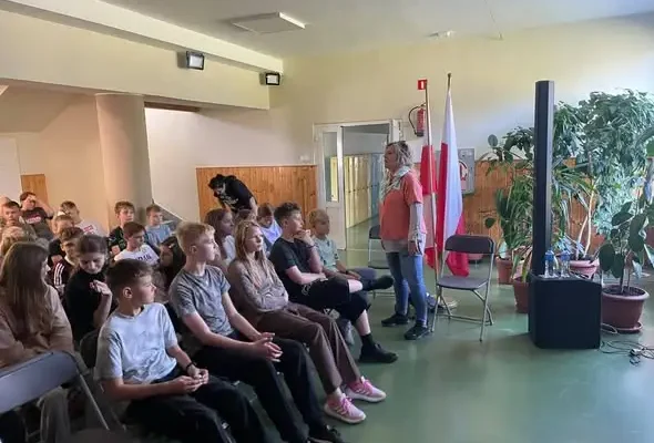 Szkoła Podstawowa w Izbicku inauguruje Tydzień bez hejtu