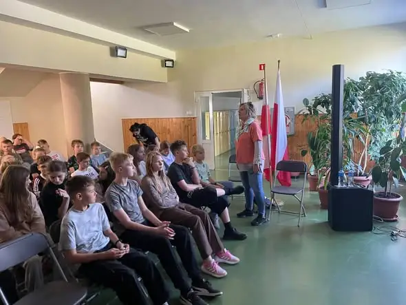 Szkoła Podstawowa w Izbicku inauguruje Tydzień bez hejtu