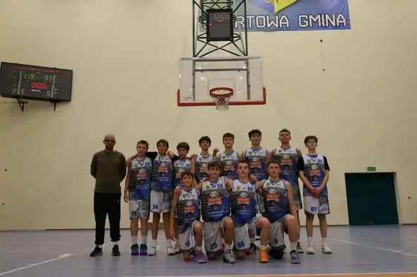 MKS Strzelce Opolskie rozgromił UKS MOS Opole II w pierwszej kolejce Opolskiej Ligi Koszykówki U-15