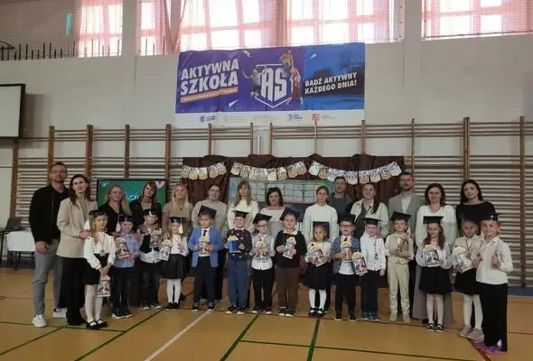 Dzień Edukacji Narodowej w Izbicku i Krośnicy – ślubowanie pierwszaków i nagrody dla nauczycieli