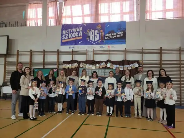 Dzień Edukacji Narodowej w Izbicku i Krośnicy – ślubowanie pierwszaków i nagrody dla nauczycieli