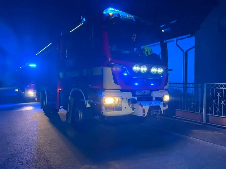 Tragiczny finał akcji ratunkowej w Zawadzkiem – strażacy wspierali reanimację