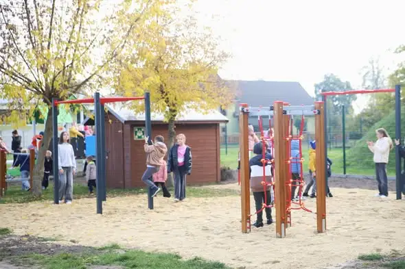 Kadłub: nowy plac zabaw przy ZPO już otwarty. Kosztował prawie 90 tys. zł